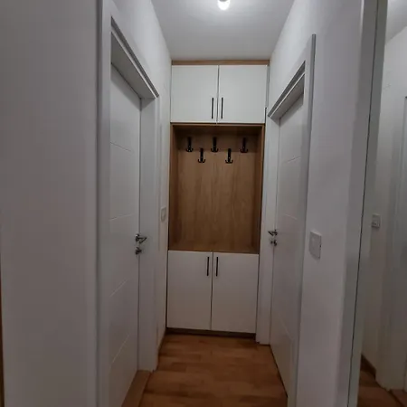 Hedonik Lodge