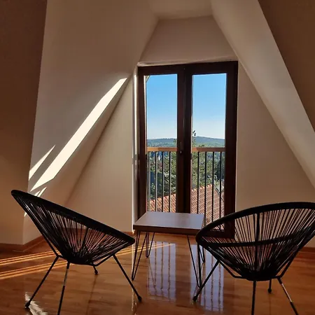 Hedonik Lodge Divcibare